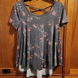 SO Gray and Pink Floral Short Sleeve Top
